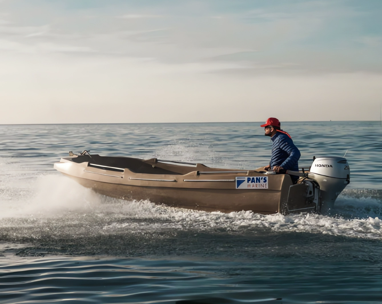 Pan's Marine P430 Polietilen Bot