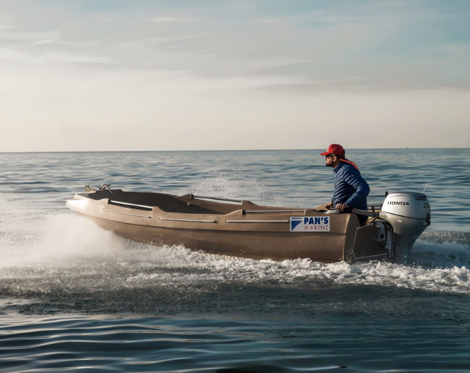 Pan's Marine P430 Polietilen Bot